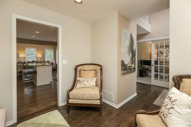 810 Foxcroft Circle SW, Rochester, MN 55902