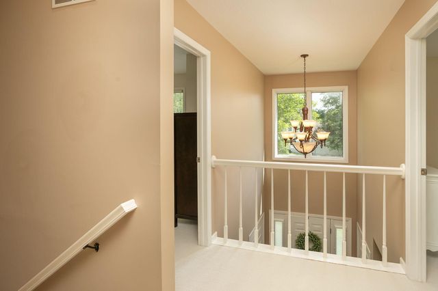 810 Foxcroft Circle SW, Rochester, MN 55902