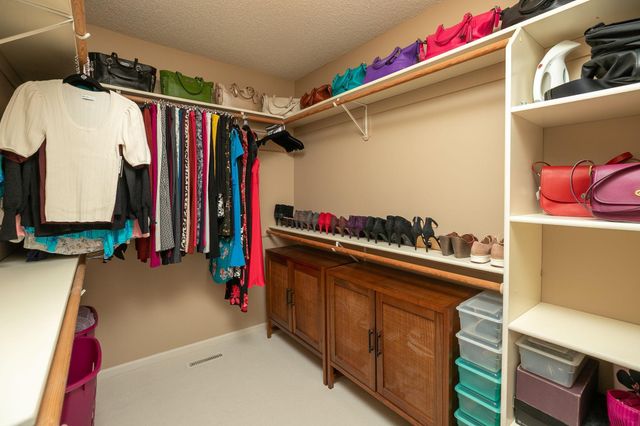 810 Foxcroft Circle SW, Rochester, MN 55902