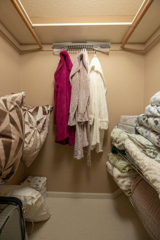 810 Foxcroft Circle SW, Rochester, MN 55902