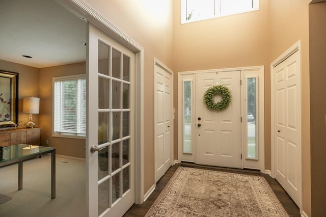 810 Foxcroft Circle SW, Rochester, MN 55902