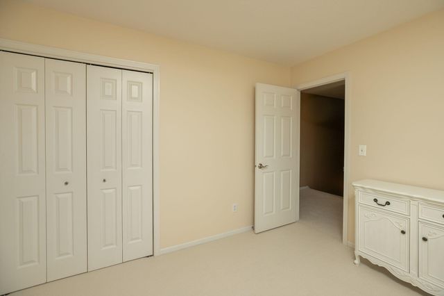 810 Foxcroft Circle SW, Rochester, MN 55902