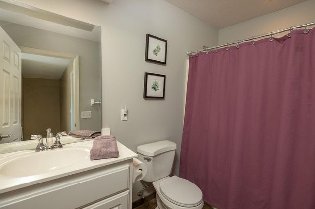 810 Foxcroft Circle SW, Rochester, MN 55902