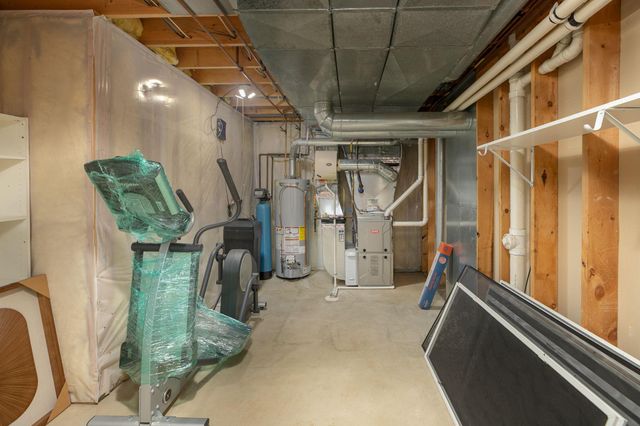 810 Foxcroft Circle SW, Rochester, MN 55902