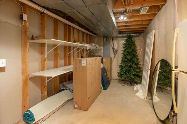 810 Foxcroft Circle SW, Rochester, MN 55902