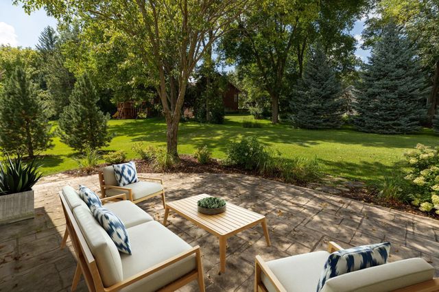 810 Foxcroft Circle SW, Rochester, MN 55902