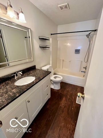 5643 Imperial Woods Circle, Indianapolis, IN 46224