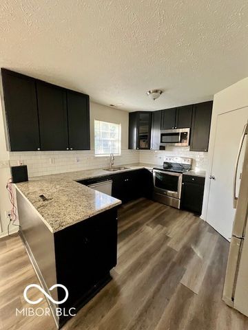 5643 Imperial Woods Circle, Indianapolis, IN 46224