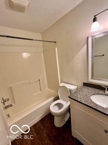 5643 Imperial Woods Circle, Indianapolis, IN 46224