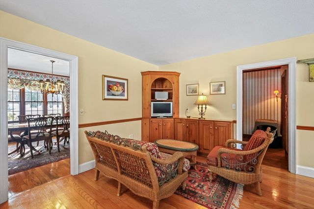 58 Englewood Road, Longmeadow, MA 01106