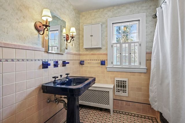 58 Englewood Road, Longmeadow, MA 01106