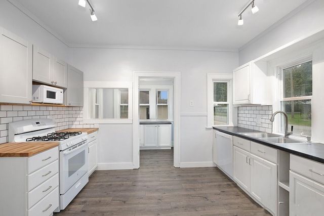 1000 Oakdale Street, Grand Rapids, MI 49507