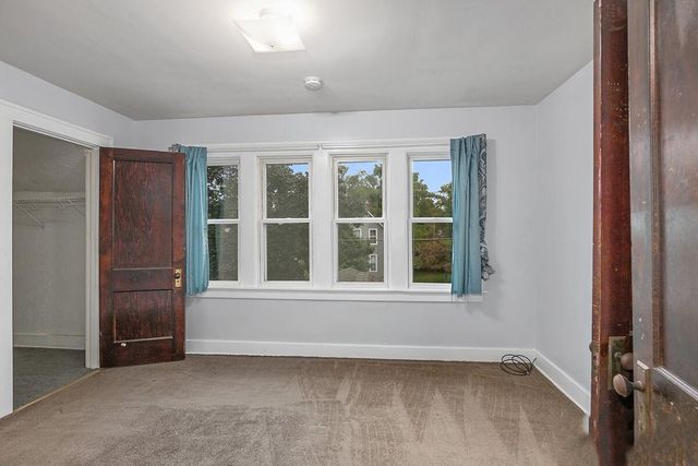 1000 Oakdale Street, Grand Rapids, MI 49507