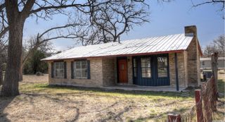 311 Patterson Creek, Leakey, TX 78873