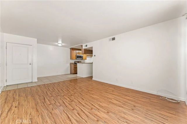 20327 Saticoy Street 102, Winnetka, CA 91306