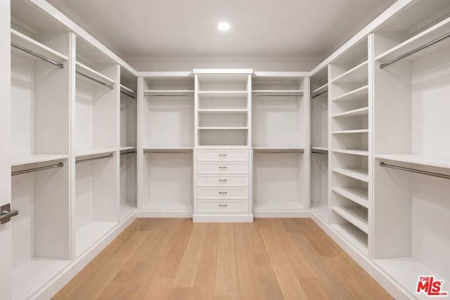 228 S Hudson Avenue, Los Angeles, CA 90004