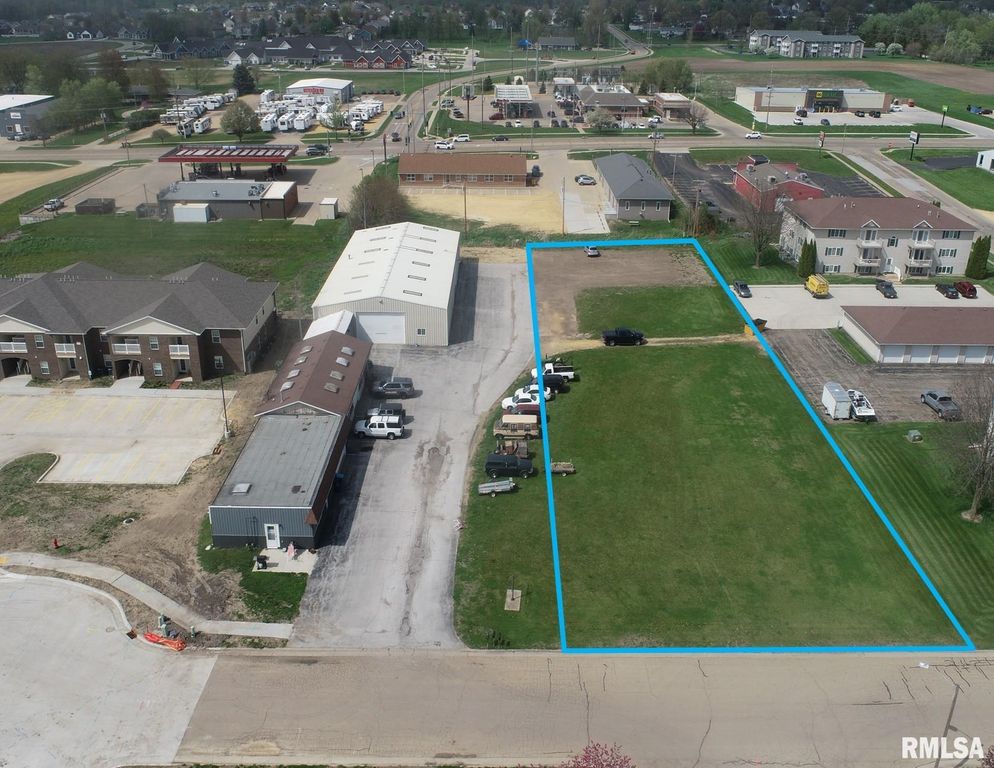 9TH Street, De Witt, IA 52742