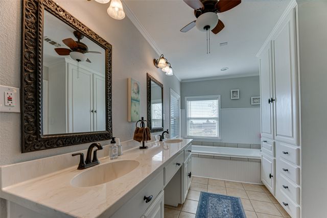 430 Hornik Road, Ennis, TX 75119