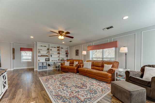 430 Hornik Road, Ennis, TX 75119