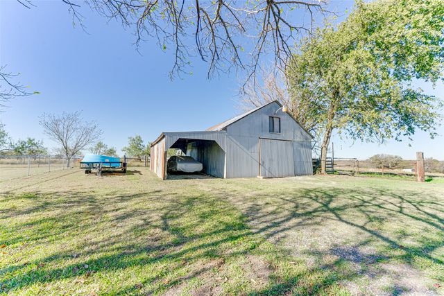 430 Hornik Road, Ennis, TX 75119