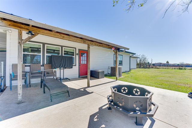 430 Hornik Road, Ennis, TX 75119