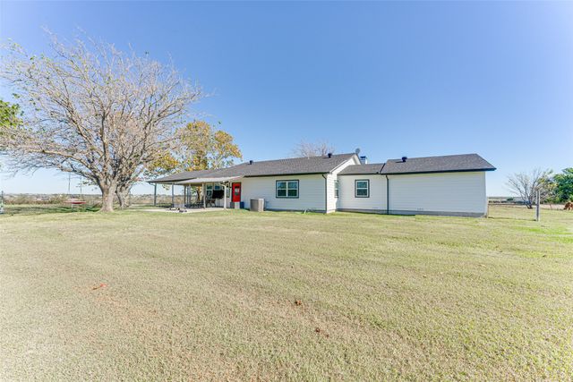 430 Hornik Road, Ennis, TX 75119