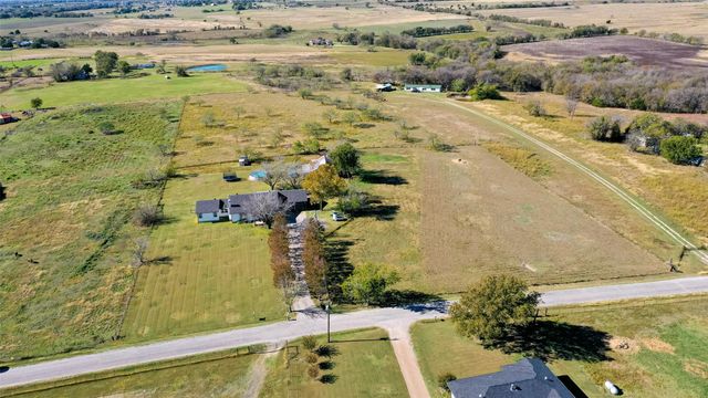 430 Hornik Road, Ennis, TX 75119
