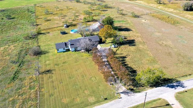 430 Hornik Road, Ennis, TX 75119