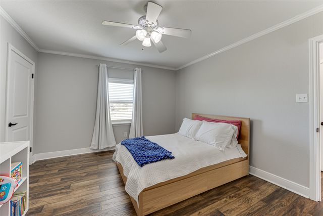 430 Hornik Road, Ennis, TX 75119