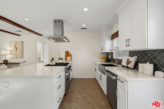 5438 Colfax Avenue, Valley Village, CA 91601