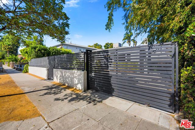 5438 Colfax Avenue, Valley Village, CA 91601