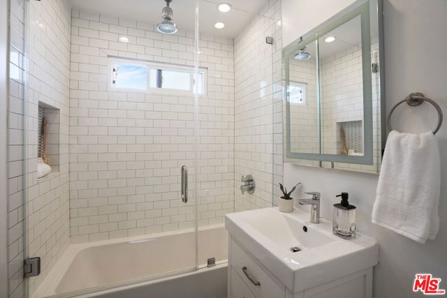 5438 Colfax Avenue, Valley Village, CA 91601