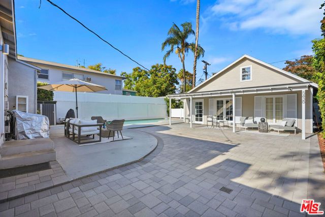 5438 Colfax Avenue, Valley Village, CA 91601