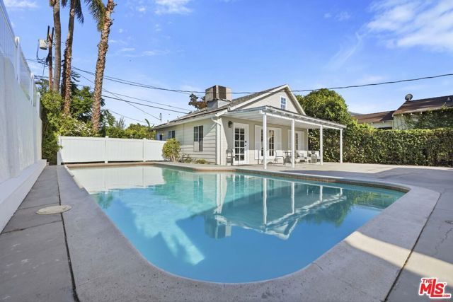 5438 Colfax Avenue, Valley Village, CA 91601