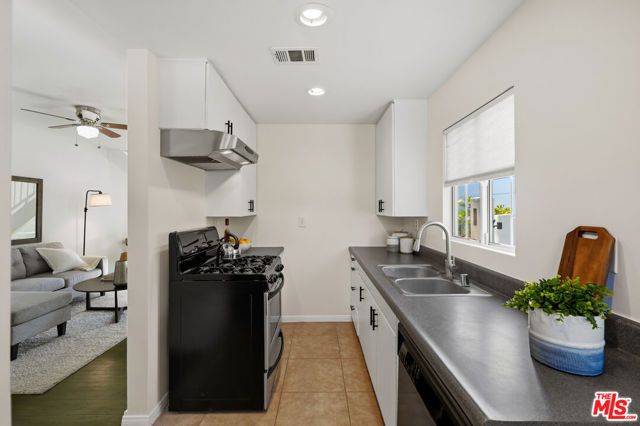 5438 Colfax Avenue, Valley Village, CA 91601
