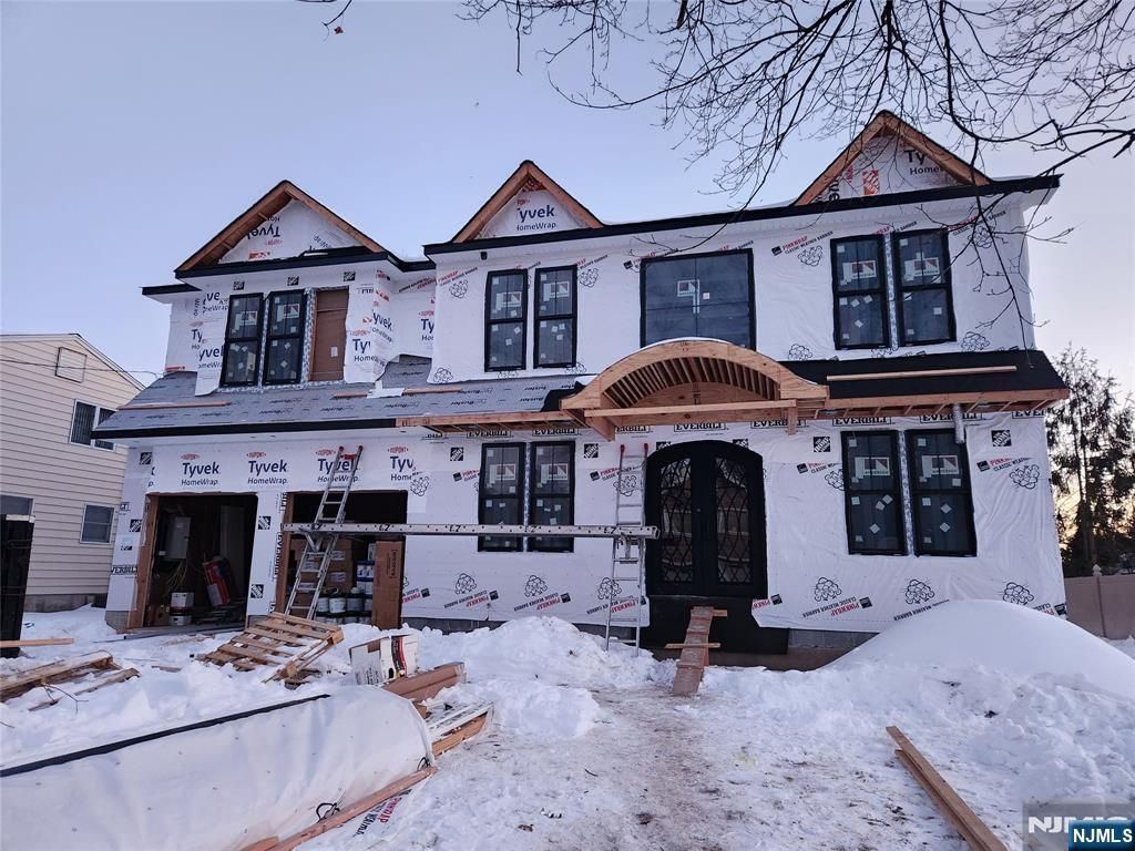 86 Azalea Street, Paramus, NJ 07652