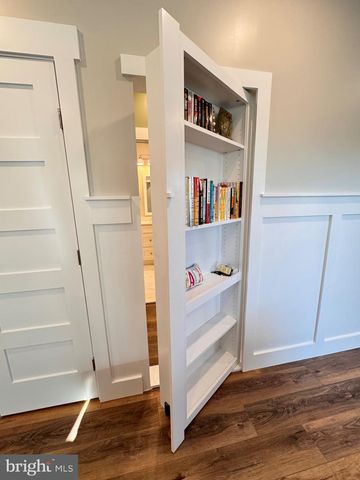 306 SIXTH AVE, Cape May, NJ 08204