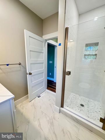 306 SIXTH AVE, Cape May, NJ 08204