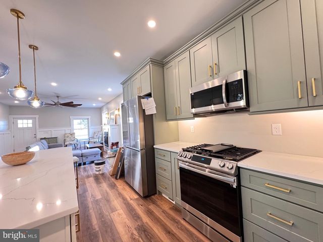 306 SIXTH AVE, Cape May, NJ 08204