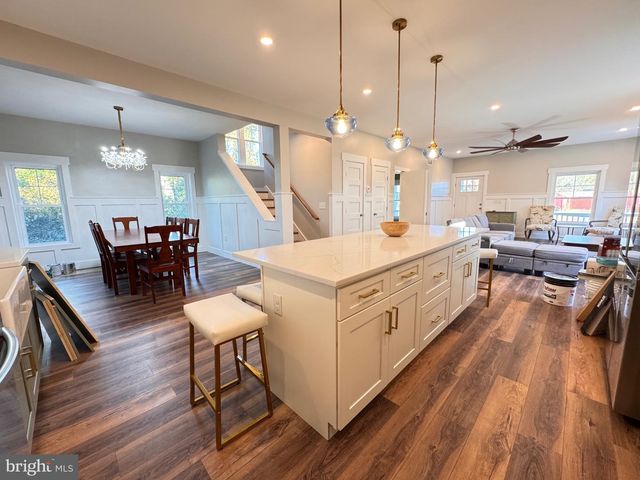 306 SIXTH AVE, Cape May, NJ 08204