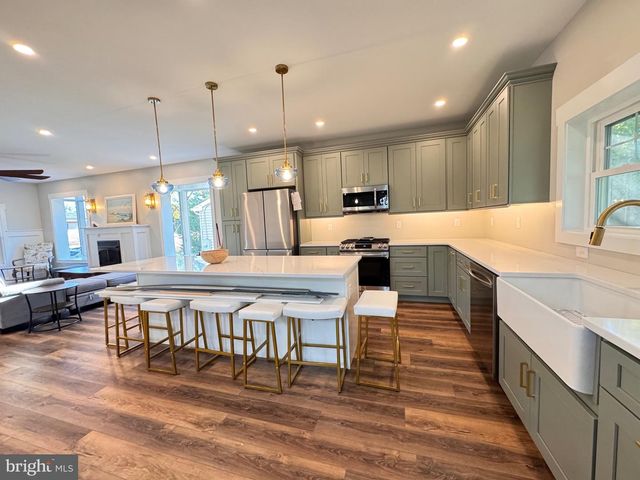 306 SIXTH AVE, Cape May, NJ 08204