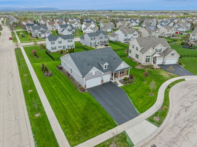 9242 Enstrom Court, Huntley, IL 60142