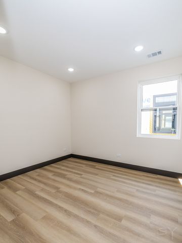 5637 S Prairie Avenue 3, Chicago, IL 60637