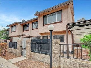 4339 Spencer Street 15, Las Vegas, NV 89119