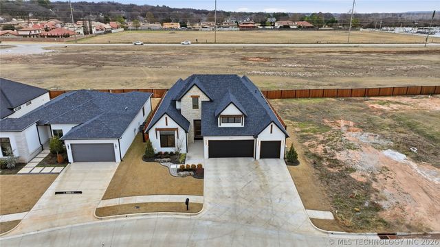 12011 S Vandalia Avenue, Tulsa, OK 74137