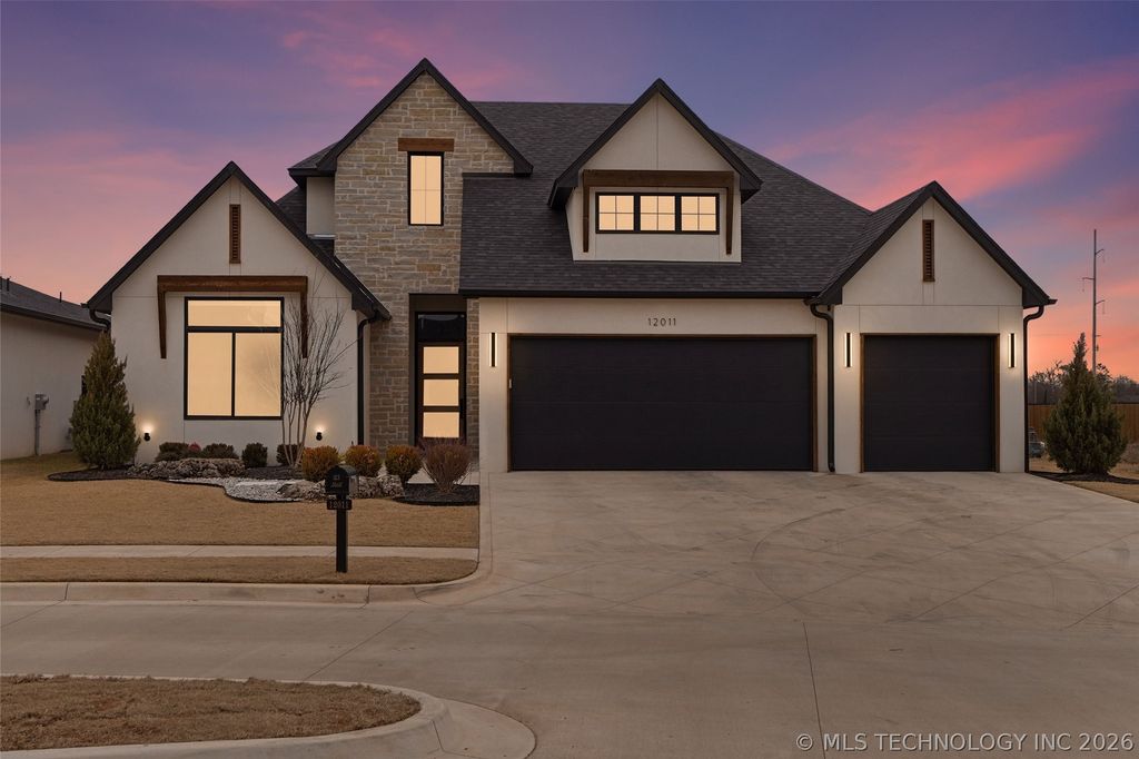 12011 S Vandalia Avenue, Tulsa, OK 74137