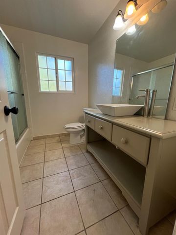 208 Tokay Ave, Modesto, CA 95350