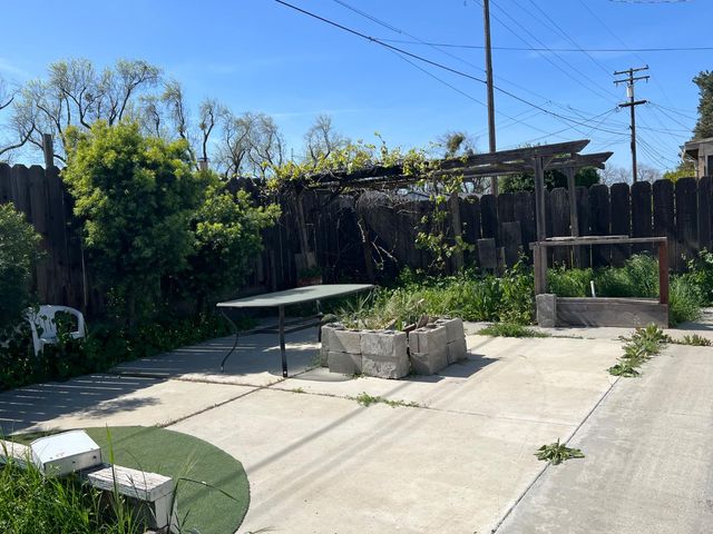 208 Tokay Ave, Modesto, CA 95350