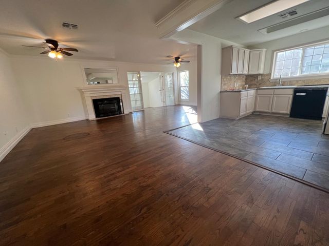 208 Tokay Ave, Modesto, CA 95350