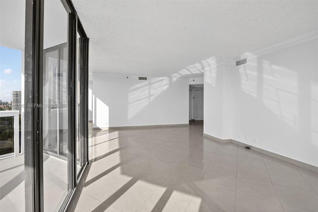 20185 E Country Club Drive 1405, Aventura, FL 33180